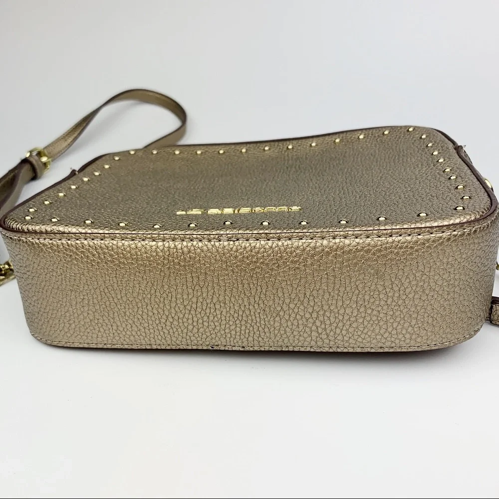 Liz Claiborne Laura Camera‎ Crossbody Metallic